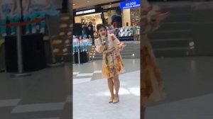 Весна вступила в свои права, а мы уже ждем "Поезд любви в лето"! Даже зрительница не усидела