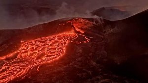 На Гавайях извергается вулкан Килауэа — шокирующие кадры