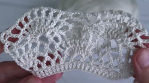 Тот самый ажурный узор крючком, который идеально смотрится в пуловерах и топах