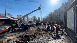 Устранение последствий ракетного удара ВСУ по Брянску попало на видео.