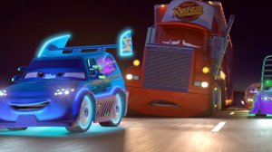 Мак потерял Молнию Маккуина отрывок из мультфильма Тачки 2006