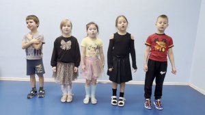 "Мамочка" муз.В.Осошник,сл. Н.Осошник, исполняют Арина Е, Маша С, Диана Х, Женя И, Егор М