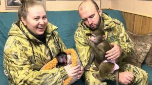 Денис сегодня прямо УСАТЫЙ НЯНЬ, так его любят все малыши❤️