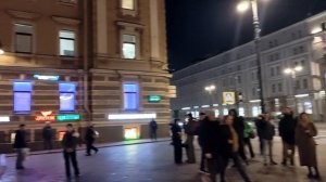 ИВАН  ГАРД  ВЫСТУПАЕТ НА ПЛОЩАДИ ВОССТАНИЯ