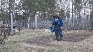 УЕХАЛ ОТ ГОРОДСКОЙ СУЕТЫ И НАЧАЛ ВОСТАНАВЛИВАТЬ ОГОРОД