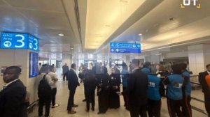 Россияне и тысячи других пассажиров застряли в аэропорту Дубая из-за новой атаки иранских БПЛА. Сейч