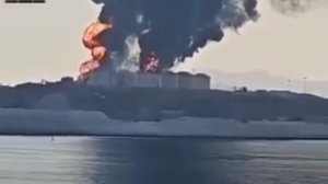 🔥 Кадры пожара на нефтехранилище в оманском порту Салала