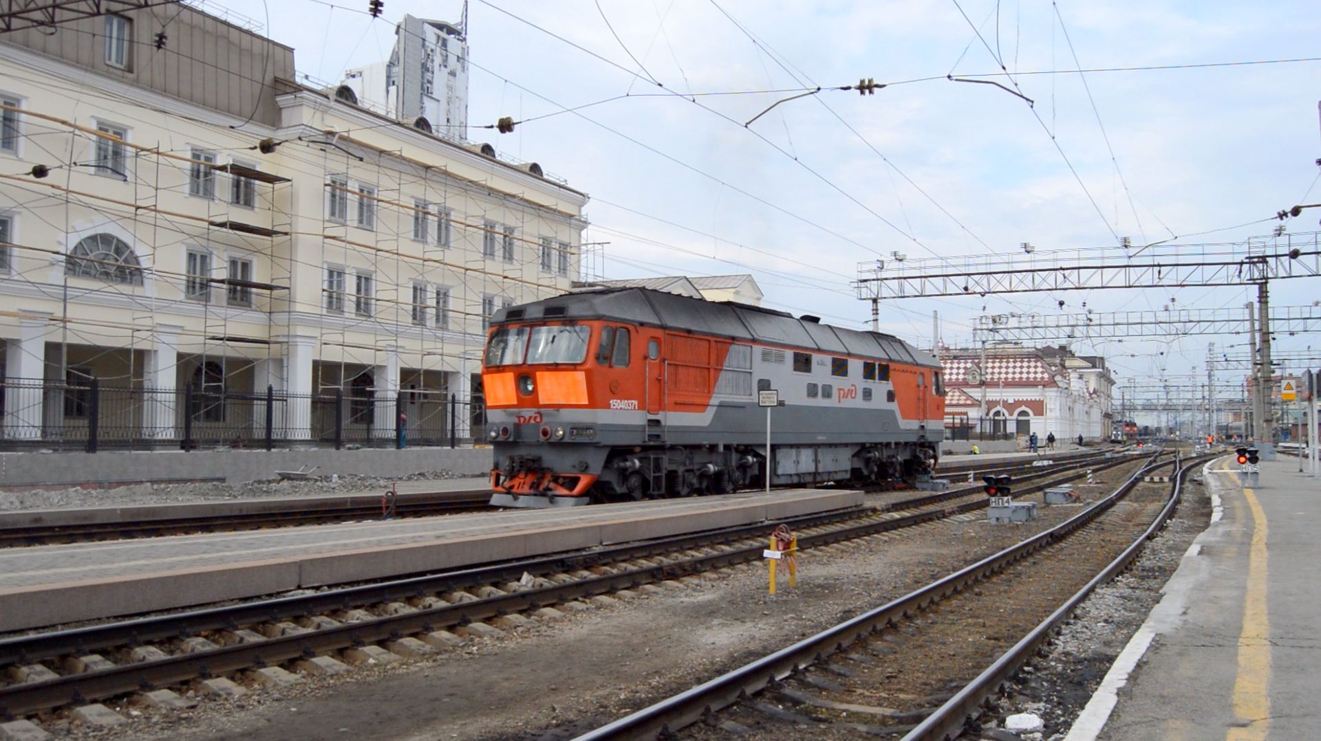 Тепловоз ТЭП70-0176 на станции Екат-Пасс._20220919