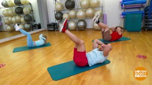 Фитнес-разминка: качаем пресс. Доброе утро. Фрагмент выпуска от 11.03.2026