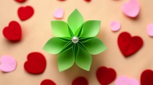 Красивый цветочек из бумаги очень просто