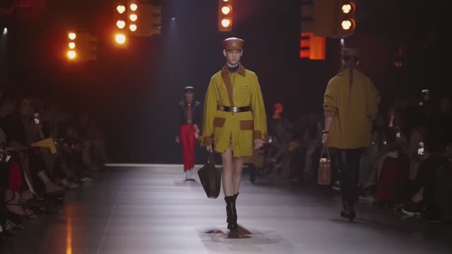 Показ женской коллекции Hermès осень-зима 2024-2025