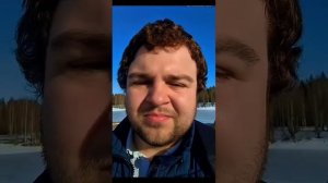 Ты одна стоишь у клёна