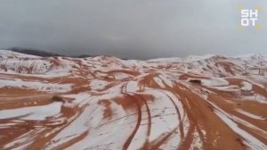 В пустыне Сахара выпал снег — это редчайшее явление для региона. За последние полвека такое происход