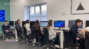 Премьер-министр республики оценил работу военно-патриотического центра при ДГУНХ