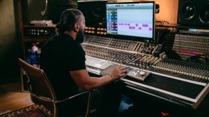 03. Vocals, Gain Staging, EQ, Compression, Effects and Mix Comparison