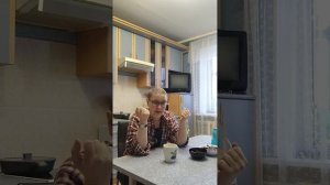 Чай и печенька. Пришла с  лечения, цель на сегодня: продать рукав!🤔