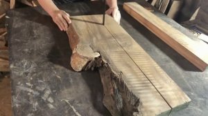 Превратите грубую древесину в изысканный стол из эпоксидной смолы