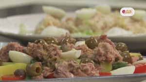 Кухня по заявкам | Салат с малосольной форелью; с печенью трески; нисуаз | Илья Лазерсон /402