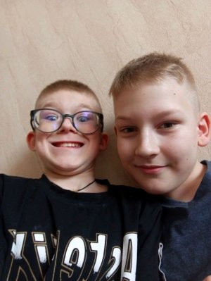 1 стрим не судите строго пж