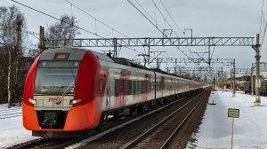 ЭС2Г 015/028 "Ласточка" сообщением Выборг - Санкт-Петербург, сдедует через станцию Белоостров