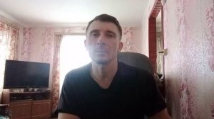 Когда вставляю карту памяти в видео регистратор то он перезапускается причина?