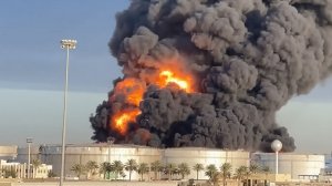 Несколько иранских беспилотников попали по нефтехранилищу в порту Омана