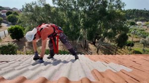 Новая жизнь для старой черепицы! Крашу крышу старого дома  _ (Дом в Португалии). Выпуск 31