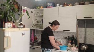 ГДЕ ЖИВУ? ГДЕ ГУЛЯЮ ? ЧТО ЕМ?  ПРОСТАЯ ЖИЗНЬ