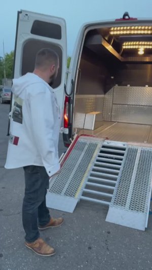 Мерседес Спринтер переделка под мотоспорт, перевозку мото и квадроциклов.