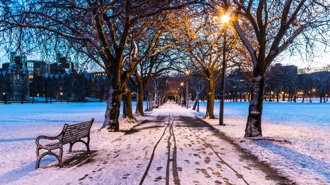 Зима не злится боле