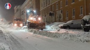 Сотрудники Дорожно-коммунальной службы работают в круглосуточном режиме