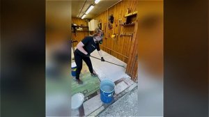 Какой метод покраски пола в гараже является наиболее эффективным?