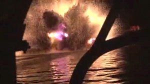 МОМЕНТ ПОДРЫВА ТАНКЕРА США АЛАХ АКБАР И ПРОЧЕЕ.