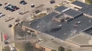 Обстановка на месте в Мичигане, где водитель протаранил синагогу и открыл стрельбу