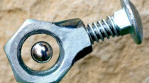 Крутой лайфхак: Как сделать самодельный стриппер для проводов за 5 минут.