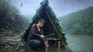 Строю укрытие от дождя и росы. Ужин вечером в шалаше. Бушкрафт