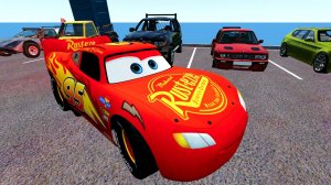 МОЛНИЯ МАКВИН ПРОТИВ ОБРЫВА! 🏎️💥 КРАШ-ТЕСТ ТАЧЕК В BeamNG.drive