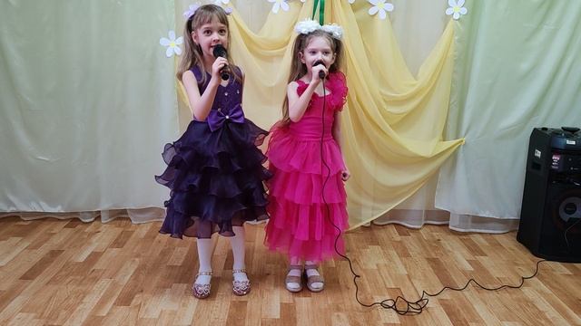 Ансамбль "Подружки" - М.Танич/В.Шаинский "Взрослые и дети" - Краснотурьинск