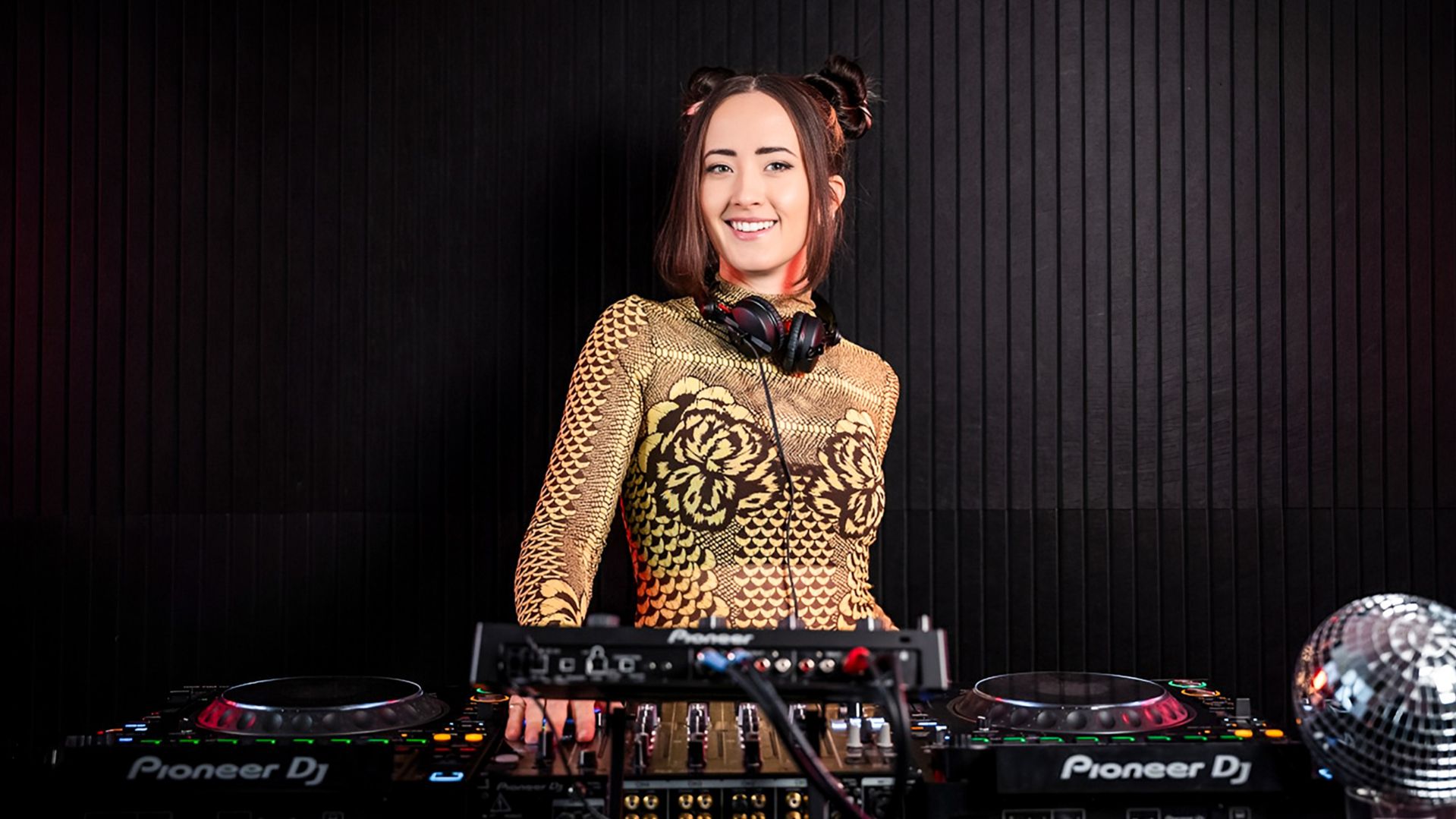 Shades of Day - Progressive, Trance, Electronica Set from the Studio