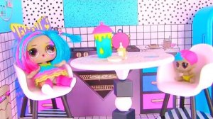 Куклы Лол Сюрприз! Завтрак с Плей До и урок рисования Lol мультик!