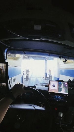 Врываемся в весну!😁 # #безшапки #весеннийобраз #веснедорогу #открываюмир #пост #дальнобой #владзени