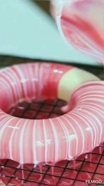 Сохраните видео и отправьте другу он офигеет