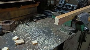как пилит аккумуляторная цепная пила Rokodil cutter pro, лучший вариант для сада и огорода