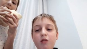 мы с каммилой пробуем ростикс часть 1