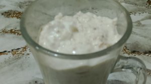 Смузи с яблоком и овсяными хлопьями.