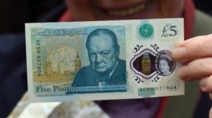 Портреты исторических личностей исчезнут с британских купюр.