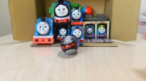 Детям! Паровозик Томас ездит по снегу!