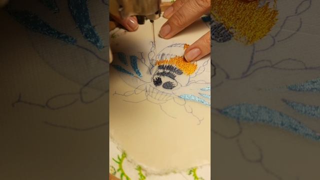 Вышивка машинная ручная