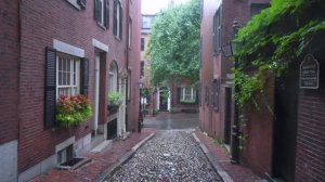 Прогулка под проливным дождем — Бикон-Хилл — Бостон, Массачусетс☔⛈️