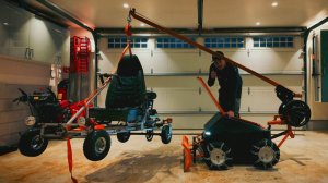 Установка крана на самодельный радиоуправляемый снегоочиститель.